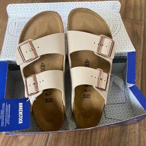 Birkenstock Arizona BS Ice size 39, women’s size 8 brand new with tags